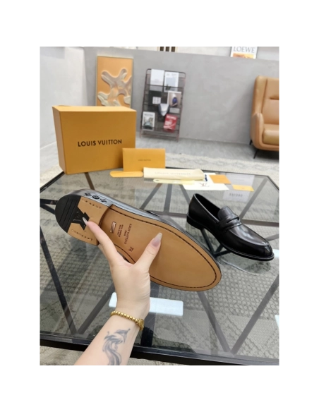 Louis Vuitton leather shoes 098,Louis Vuitton Leather Shoes,LOUIS VUITTON Sneakers,Business Shoes