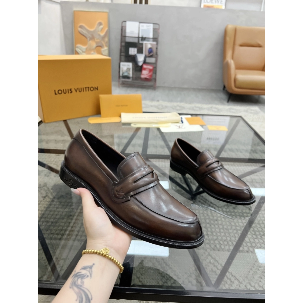 Louis Vuitton leather shoes 099,Louis Vuitton Leather Shoes,LOUIS VUITTON Sneakers,Business Shoes