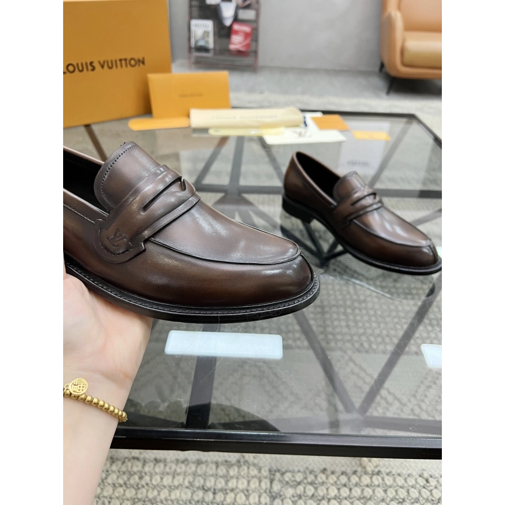 Louis Vuitton leather shoes 099,Louis Vuitton Leather Shoes,LOUIS VUITTON Sneakers,Business Shoes