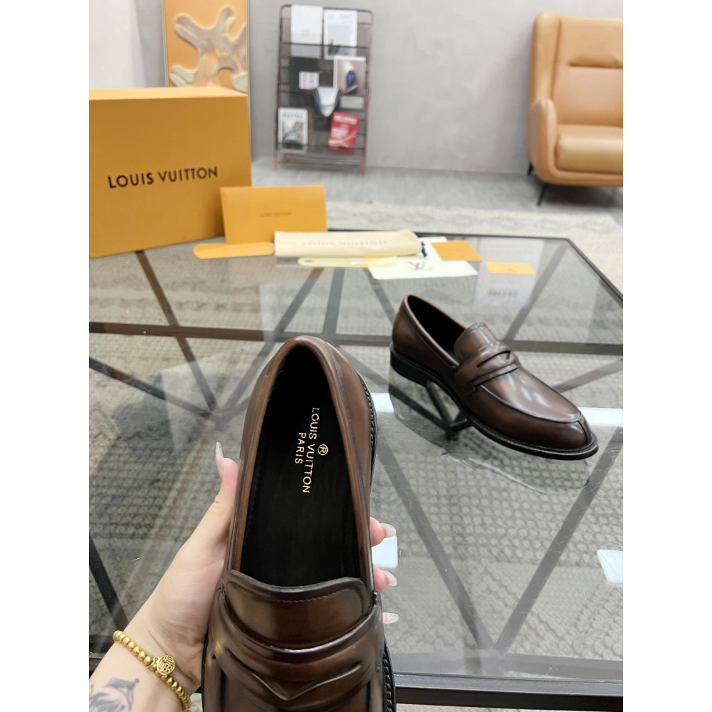 Louis Vuitton leather shoes 099,Louis Vuitton Leather Shoes,LOUIS VUITTON Sneakers,Business Shoes
