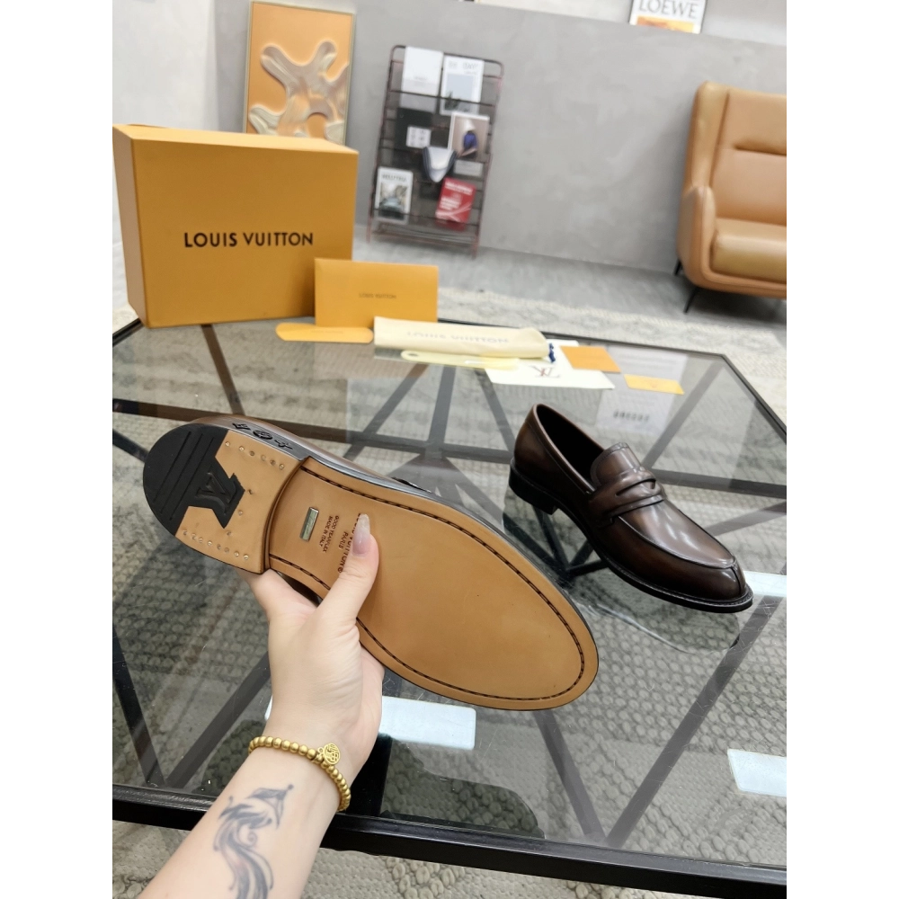Louis Vuitton leather shoes 099,Louis Vuitton Leather Shoes,LOUIS VUITTON Sneakers,Business Shoes
