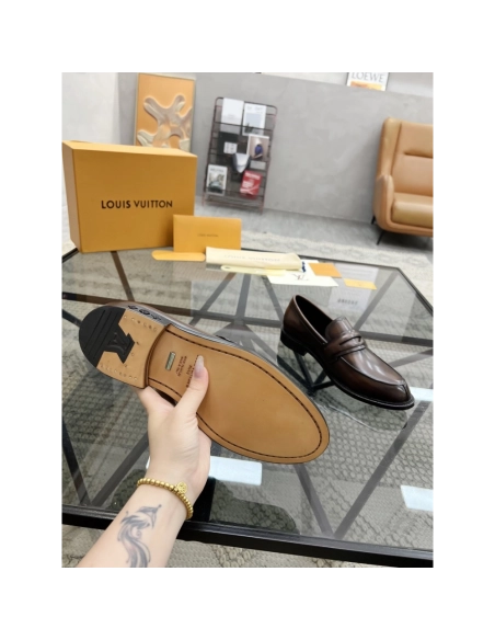 Louis Vuitton leather shoes 099,Louis Vuitton Leather Shoes,LOUIS VUITTON Sneakers,Business Shoes