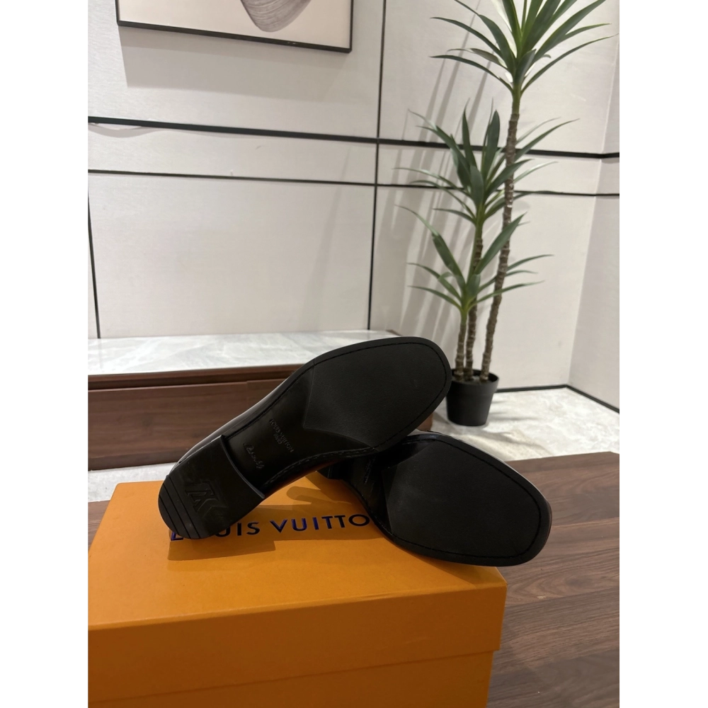 Louis Vuitton leather shoes 104,Louis Vuitton Leather Shoes,LOUIS VUITTON Sneakers,Business Shoes
