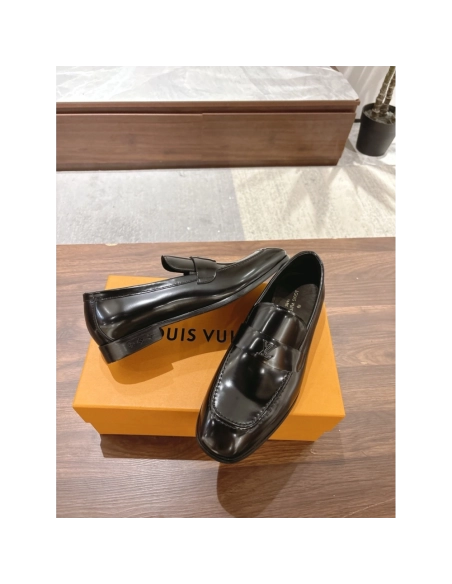 Louis Vuitton leather shoes 105,Louis Vuitton Leather Shoes,LOUIS VUITTON Sneakers,Business Shoes