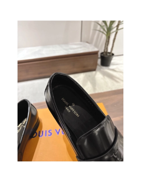 Louis Vuitton leather shoes 105,Louis Vuitton Leather Shoes,LOUIS VUITTON Sneakers,Business Shoes