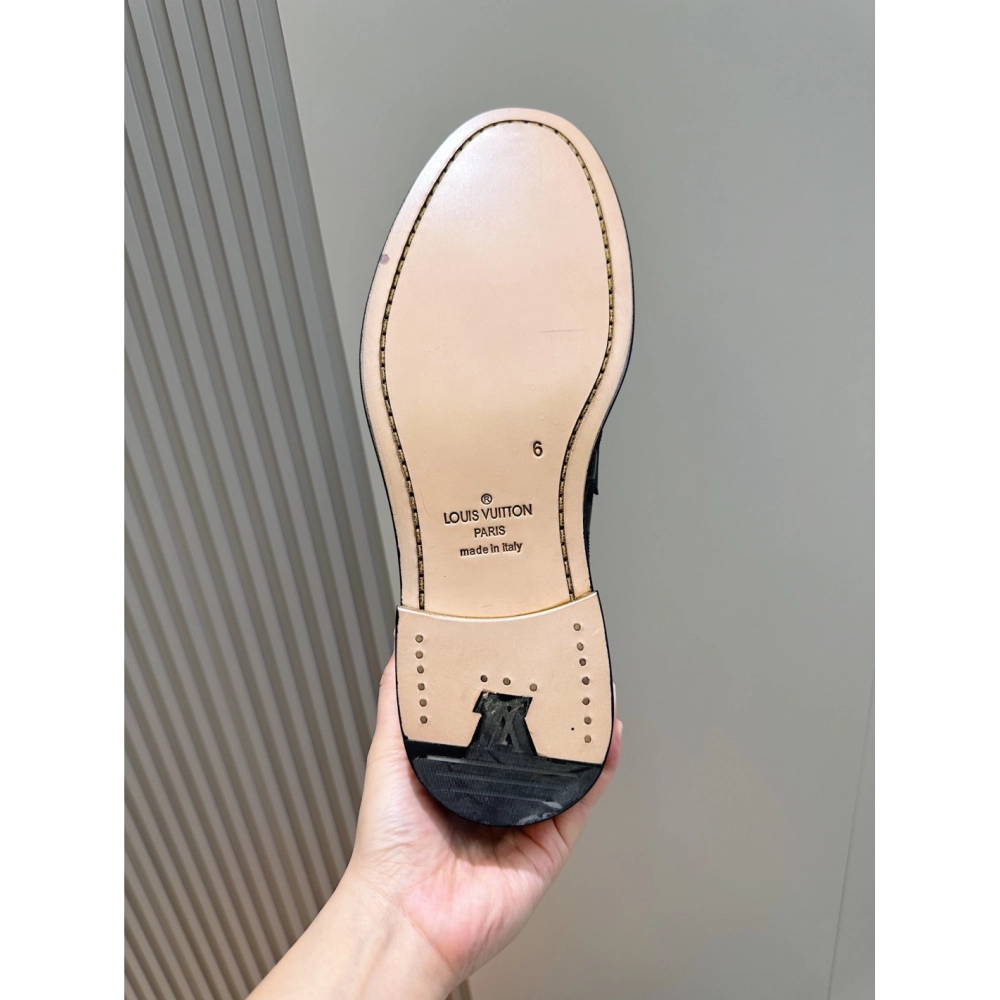 Louis Vuitton leather shoes 130,Louis Vuitton Leather Shoes,LOUIS VUITTON Sneakers,Business Shoes