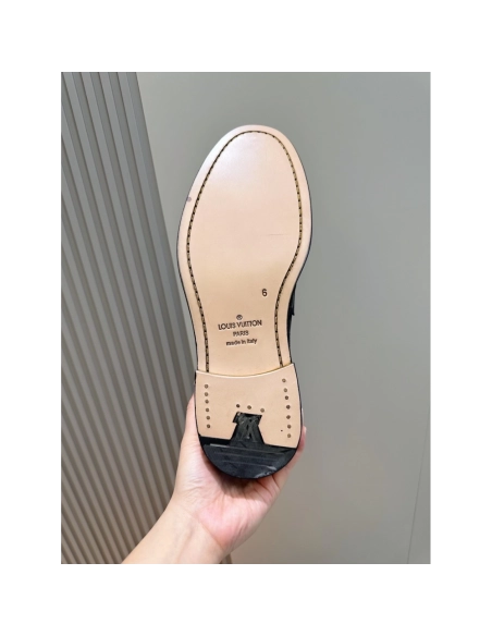 Louis Vuitton leather shoes 130,Louis Vuitton Leather Shoes,LOUIS VUITTON Sneakers,Business Shoes