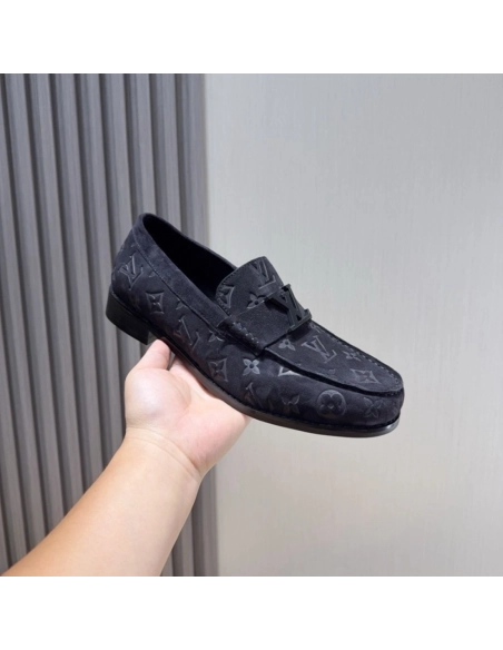 Louis Vuitton leather shoes 004,Louis Vuitton Leather Shoes,LOUIS VUITTON Sneakers,Business Shoes