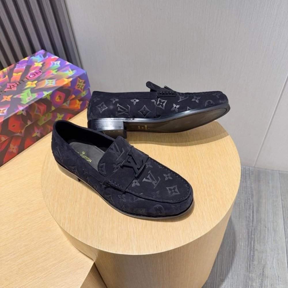 Louis Vuitton leather shoes 004,Louis Vuitton Leather Shoes,LOUIS VUITTON Sneakers,Business Shoes