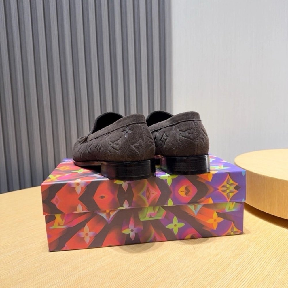 Louis Vuitton leather shoes 005,Louis Vuitton Leather Shoes,LOUIS VUITTON Sneakers,Business Shoes