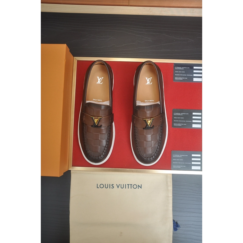 Louis Vuitton leather shoes 008,Louis Vuitton Leather Shoes,LOUIS VUITTON Sneakers,Business Shoes