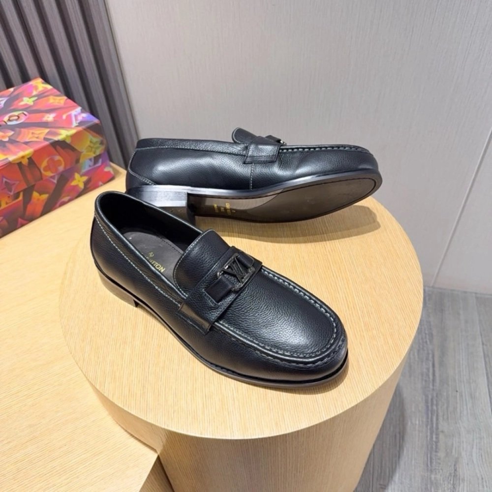 Louis Vuitton leather shoes 009,Louis Vuitton Leather Shoes,LOUIS VUITTON Sneakers,Business Shoes