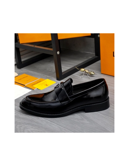 Louis Vuitton leather shoes 017,Louis Vuitton Leather Shoes,LOUIS VUITTON Sneakers,Business Shoes