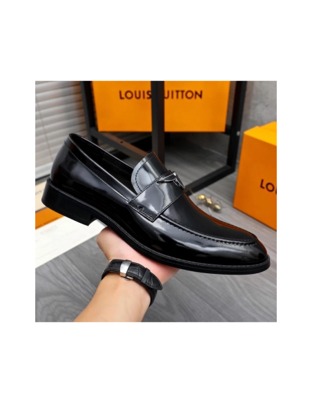 Louis Vuitton leather shoes 017,Louis Vuitton Leather Shoes,LOUIS VUITTON Sneakers,Business Shoes