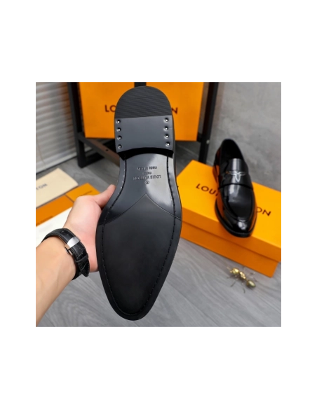 Louis Vuitton leather shoes 017,Louis Vuitton Leather Shoes,LOUIS VUITTON Sneakers,Business Shoes