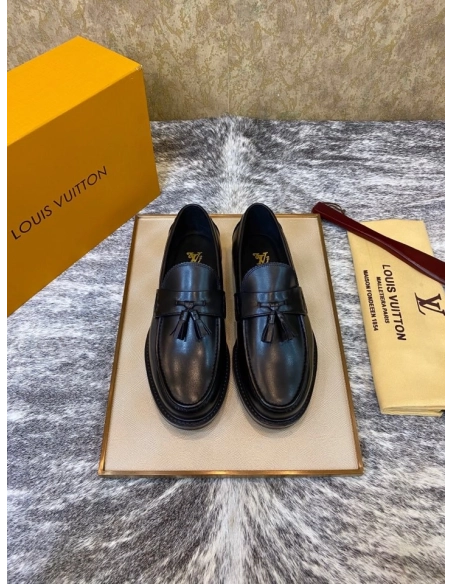 Louis Vuitton leather shoes 012,Louis Vuitton Leather Shoes,LOUIS VUITTON Sneakers,Business Shoes