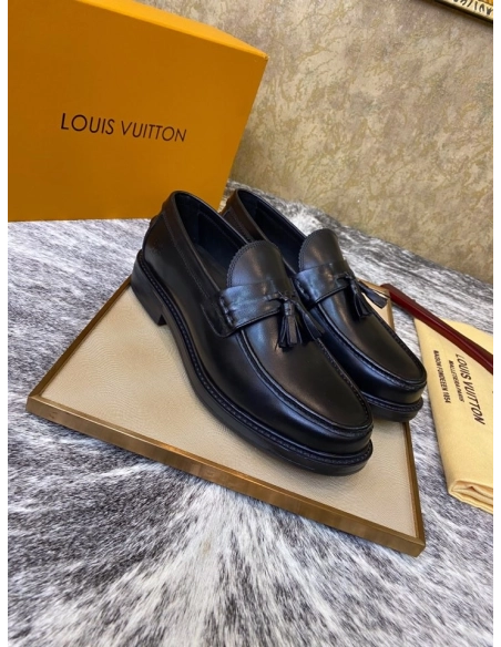 Louis Vuitton leather shoes 012,Louis Vuitton Leather Shoes,LOUIS VUITTON Sneakers,Business Shoes