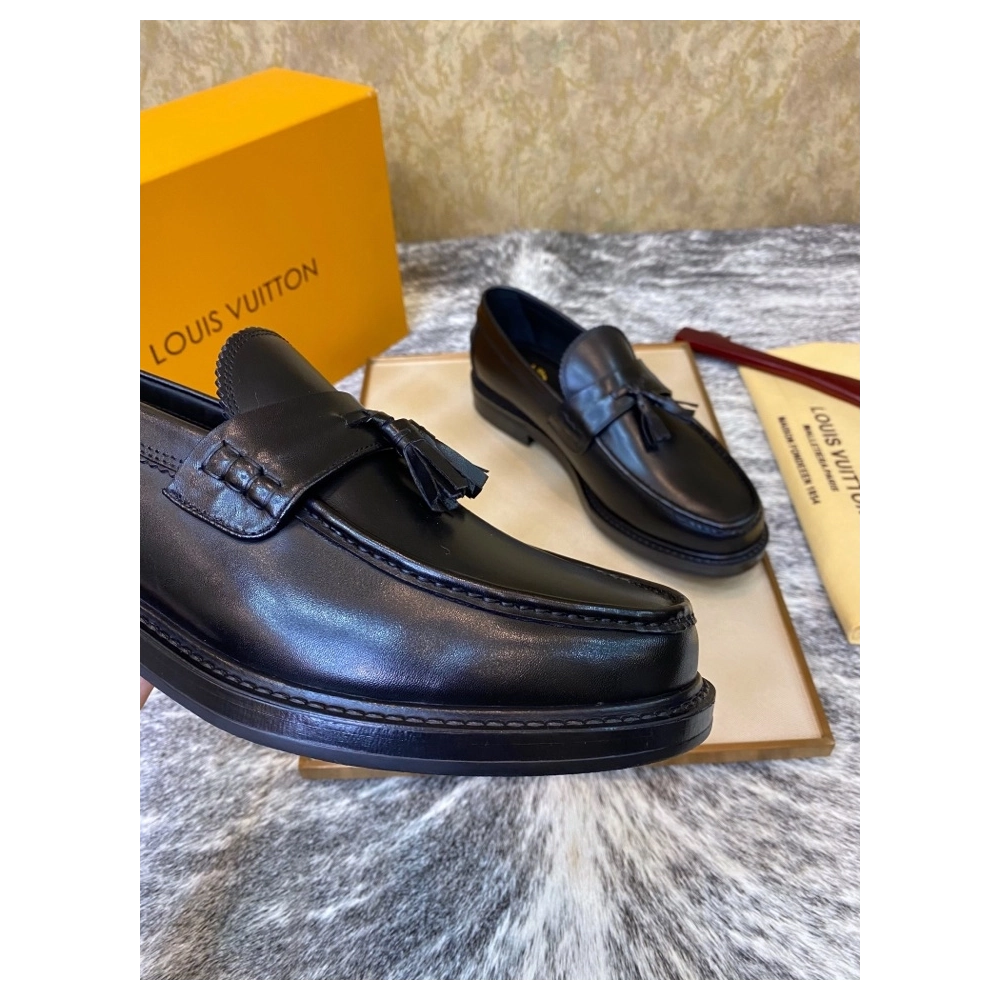 Louis Vuitton leather shoes 012,Louis Vuitton Leather Shoes,LOUIS VUITTON Sneakers,Business Shoes