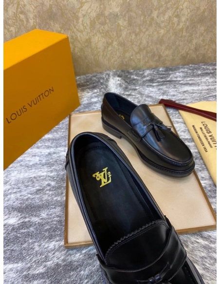 Louis Vuitton leather shoes 012,Louis Vuitton Leather Shoes,LOUIS VUITTON Sneakers,Business Shoes