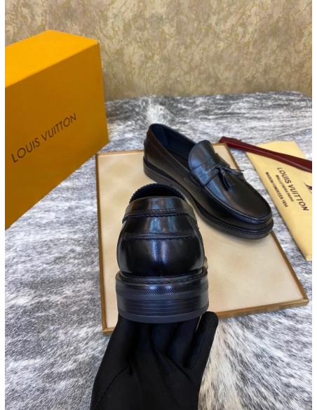 Louis Vuitton leather shoes 012,Louis Vuitton Leather Shoes,LOUIS VUITTON Sneakers,Business Shoes