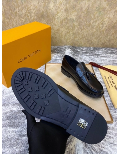 Louis Vuitton leather shoes 012,Louis Vuitton Leather Shoes,LOUIS VUITTON Sneakers,Business Shoes