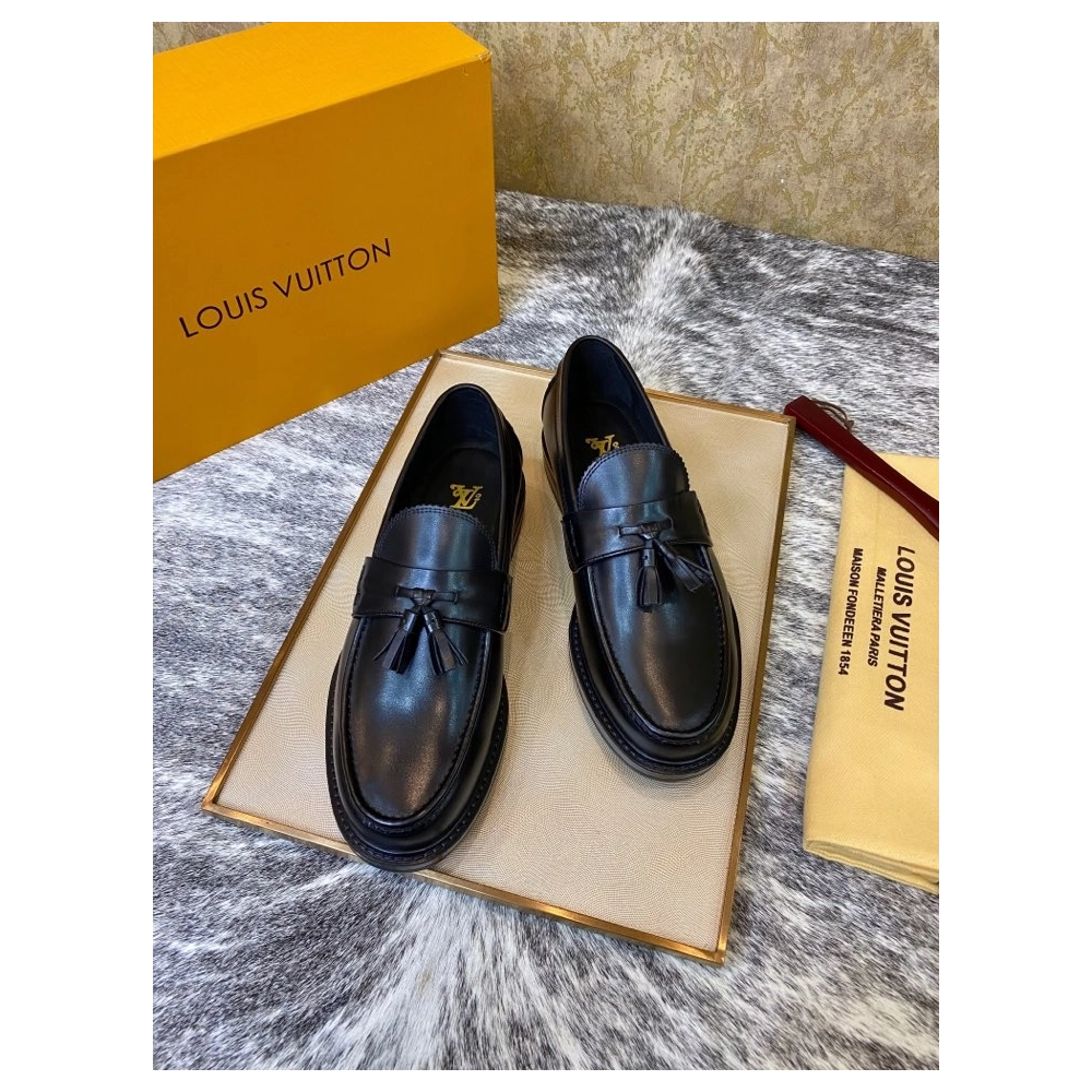 Louis Vuitton leather shoes 012,Louis Vuitton Leather Shoes,LOUIS VUITTON Sneakers,Business Shoes