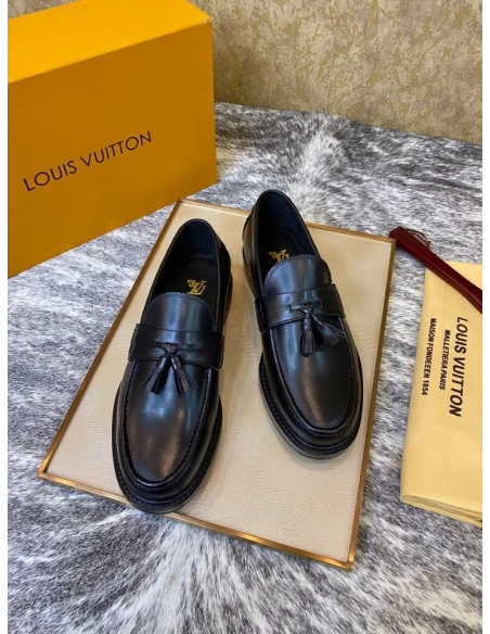 Louis Vuitton leather shoes 012,Louis Vuitton Leather Shoes,LOUIS VUITTON Sneakers,Business Shoes