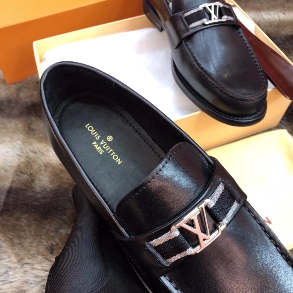 Louis Vuitton leather shoes 021,Louis Vuitton Leather Shoes,LOUIS VUITTON Sneakers,Business Shoes