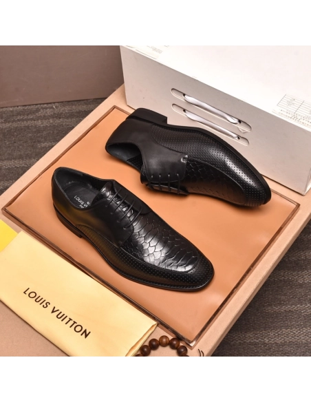 Louis Vuitton leather shoes 024,Louis Vuitton Leather Shoes,LOUIS VUITTON Sneakers,Business Shoes