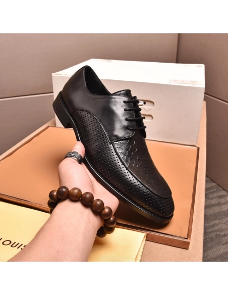 Louis Vuitton leather shoes 024,Louis Vuitton Leather Shoes,LOUIS VUITTON Sneakers,Business Shoes