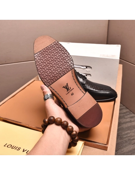 Louis Vuitton leather shoes 024,Louis Vuitton Leather Shoes,LOUIS VUITTON Sneakers,Business Shoes