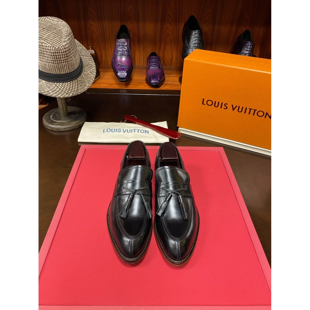 Louis Vuitton leather shoes 025,Louis Vuitton Leather Shoes,LOUIS VUITTON Sneakers,Business Shoes