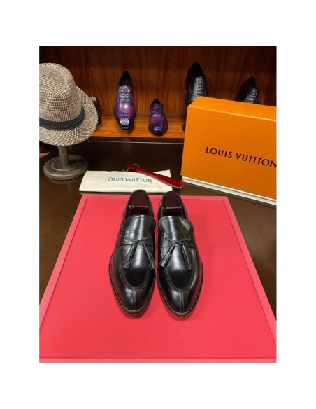 Louis Vuitton leather shoes 025,Louis Vuitton Leather Shoes,LOUIS VUITTON Sneakers,Business Shoes