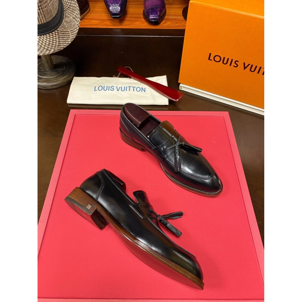 Louis Vuitton leather shoes 025,Louis Vuitton Leather Shoes,LOUIS VUITTON Sneakers,Business Shoes