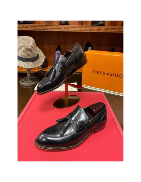 Louis Vuitton leather shoes 025,Louis Vuitton Leather Shoes,LOUIS VUITTON Sneakers,Business Shoes