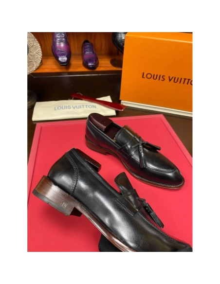 Louis Vuitton leather shoes 025,Louis Vuitton Leather Shoes,LOUIS VUITTON Sneakers,Business Shoes