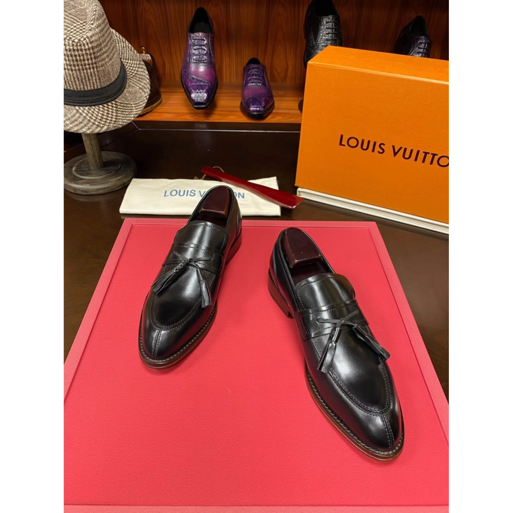 Louis Vuitton leather shoes 025,Louis Vuitton Leather Shoes,LOUIS VUITTON Sneakers,Business Shoes