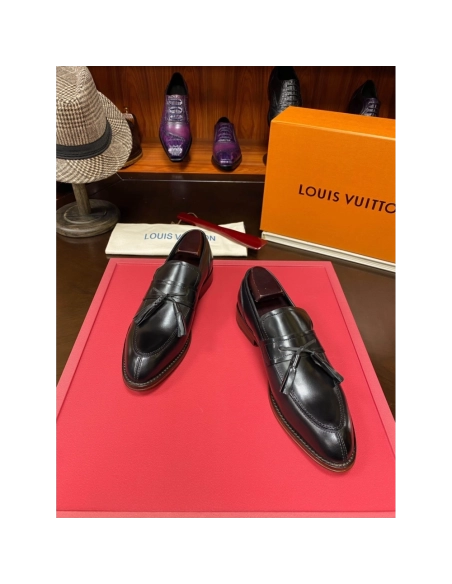 Louis Vuitton leather shoes 025,Louis Vuitton Leather Shoes,LOUIS VUITTON Sneakers,Business Shoes
