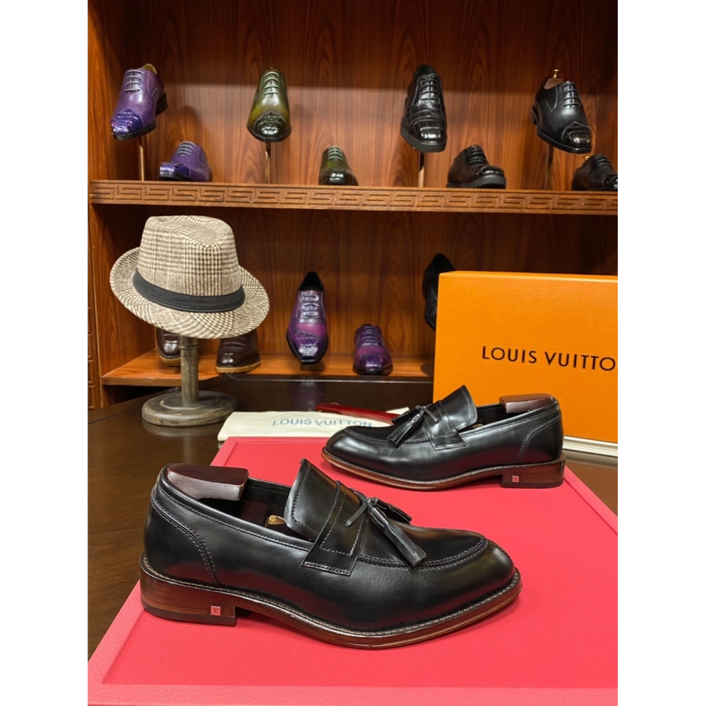 Louis Vuitton leather shoes 025,Louis Vuitton Leather Shoes,LOUIS VUITTON Sneakers,Business Shoes