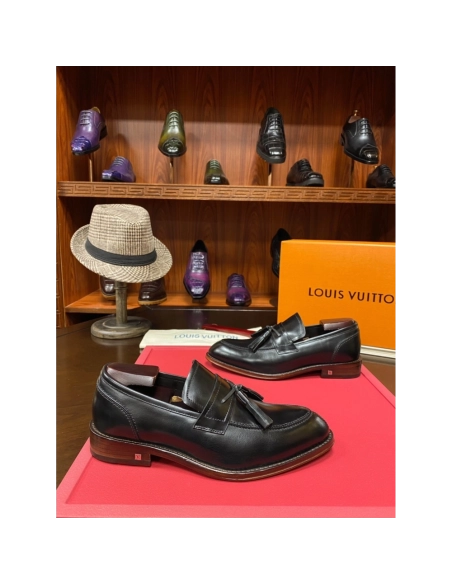 Louis Vuitton leather shoes 025,Louis Vuitton Leather Shoes,LOUIS VUITTON Sneakers,Business Shoes