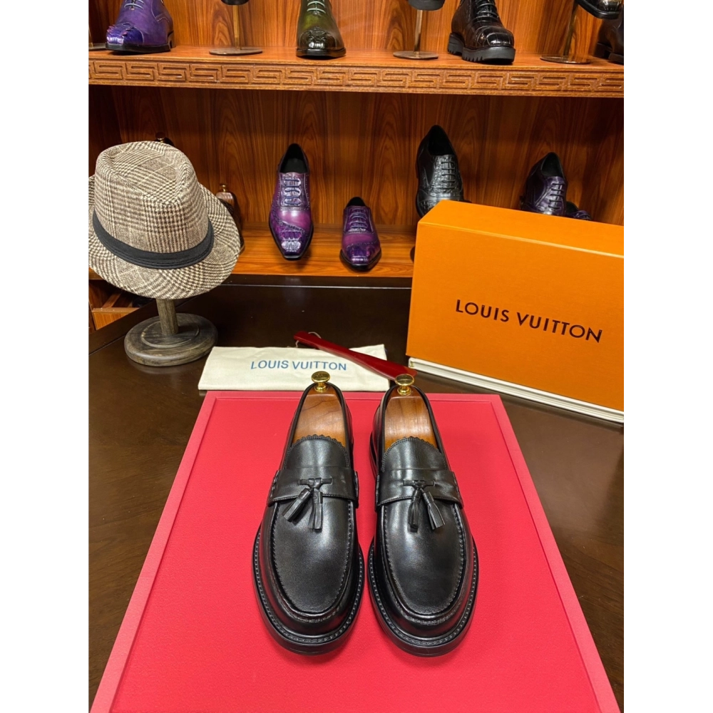 Louis Vuitton leather shoes 028,Louis Vuitton Leather Shoes,LOUIS VUITTON Sneakers,Business Shoes
