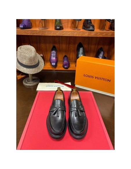 Louis Vuitton leather shoes 028,Louis Vuitton Leather Shoes,LOUIS VUITTON Sneakers,Business Shoes