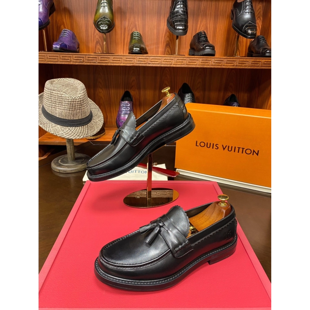Louis Vuitton leather shoes 028,Louis Vuitton Leather Shoes,LOUIS VUITTON Sneakers,Business Shoes