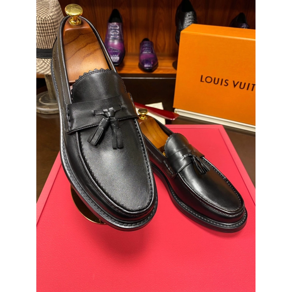 Louis Vuitton leather shoes 028,Louis Vuitton Leather Shoes,LOUIS VUITTON Sneakers,Business Shoes