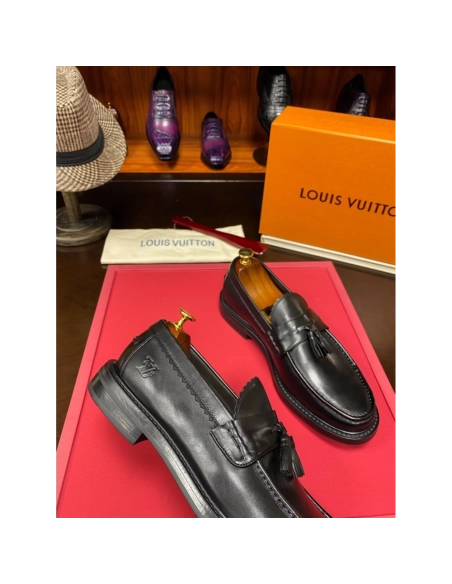 Louis Vuitton leather shoes 028,Louis Vuitton Leather Shoes,LOUIS VUITTON Sneakers,Business Shoes