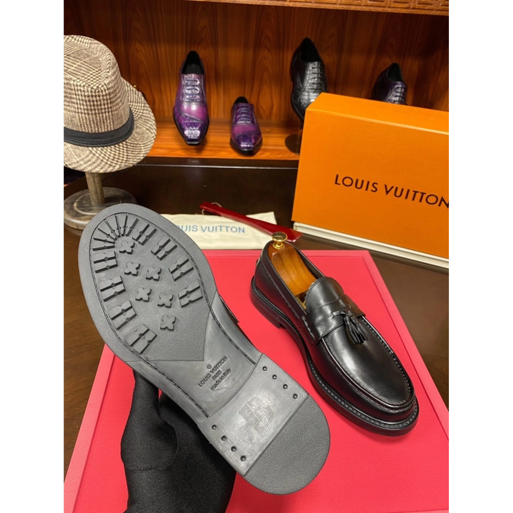 Louis Vuitton leather shoes 028,Louis Vuitton Leather Shoes,LOUIS VUITTON Sneakers,Business Shoes