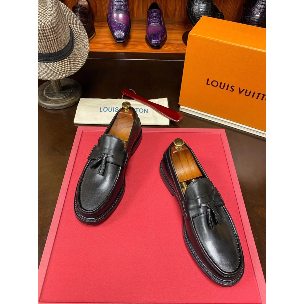 Louis Vuitton leather shoes 028,Louis Vuitton Leather Shoes,LOUIS VUITTON Sneakers,Business Shoes