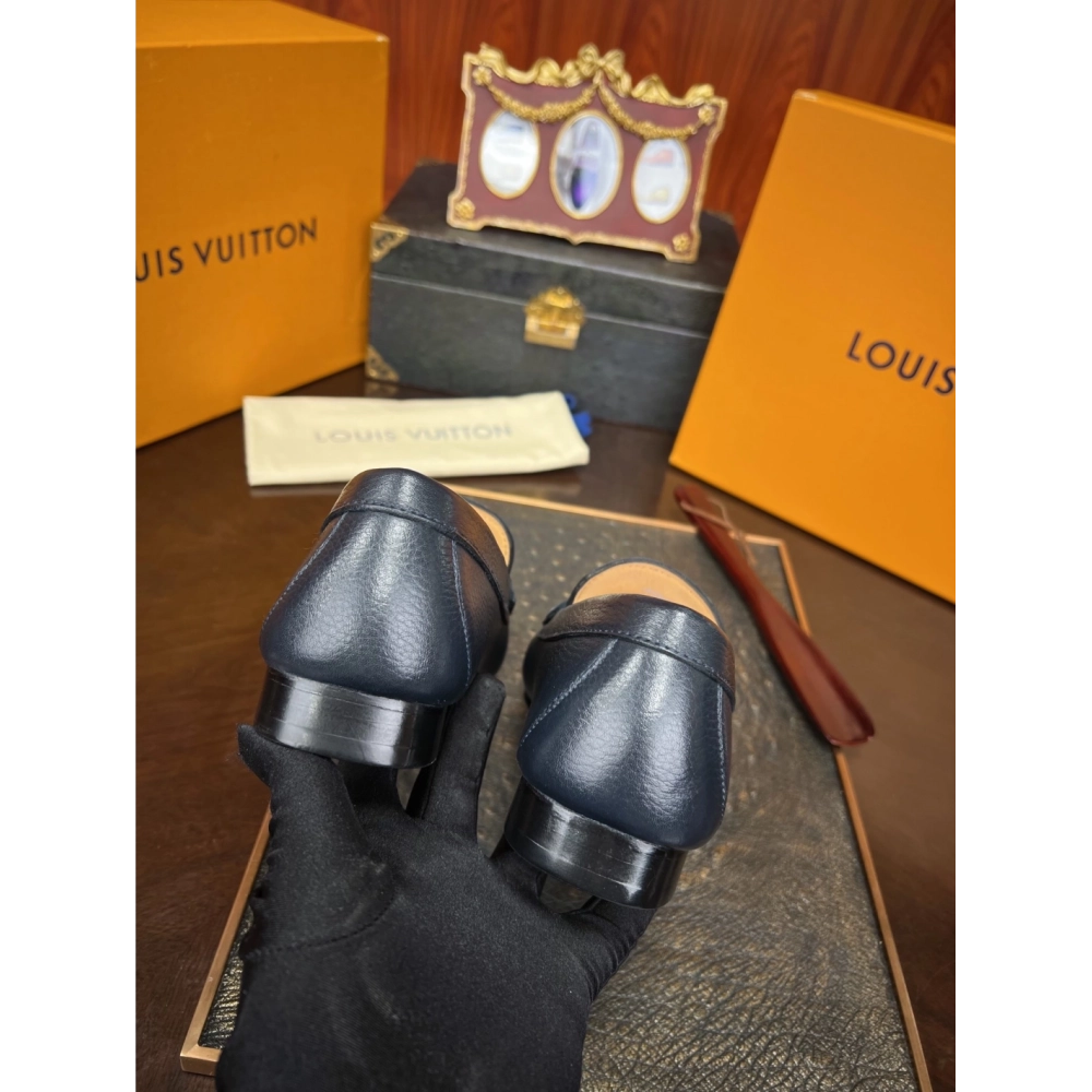 Louis Vuitton leather shoes 029,Louis Vuitton Leather Shoes,LOUIS VUITTON Sneakers,Business Shoes