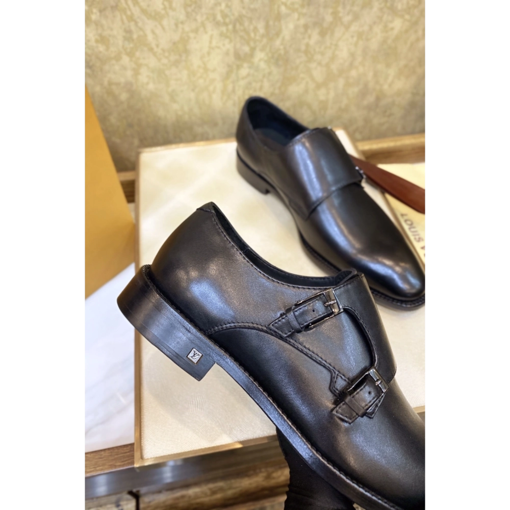 Louis Vuitton leather shoes 030,Louis Vuitton Leather Shoes,LOUIS VUITTON Sneakers,Business Shoes