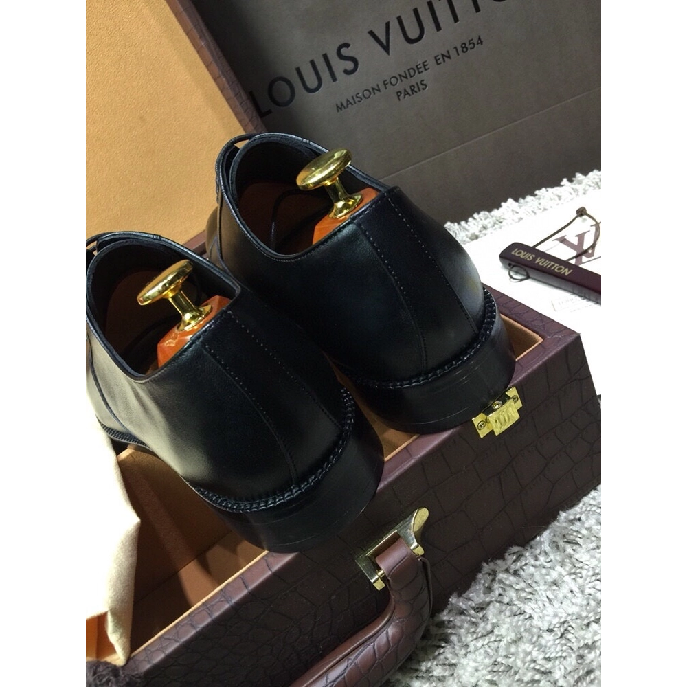 Louis Vuitton leather shoes 031,Louis Vuitton Leather Shoes,LOUIS VUITTON Sneakers,Business Shoes